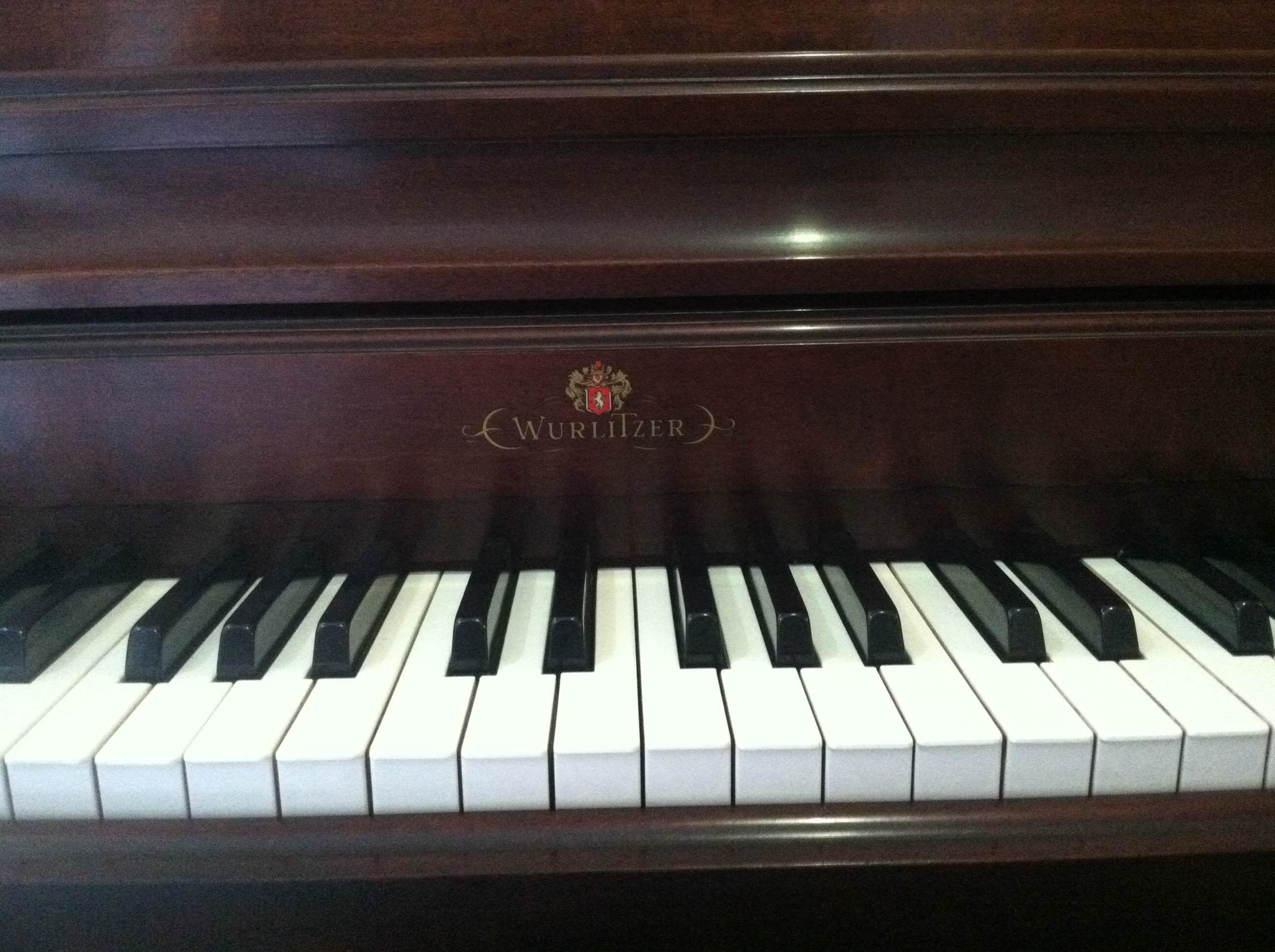 Wurlitzer Console Upright » Vienna Piano